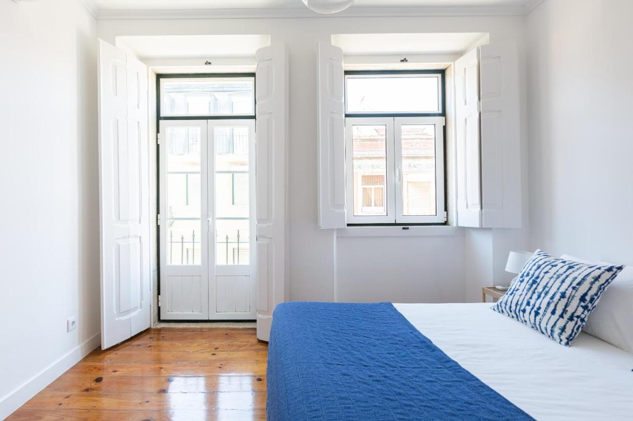 White & Blue Vintage Home In Graca リスボン エクステリア 写真