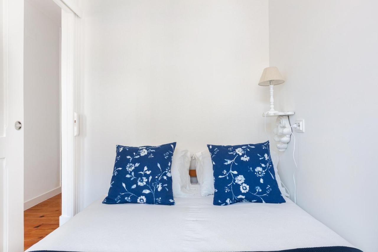 White & Blue Vintage Home In Graca リスボン エクステリア 写真
