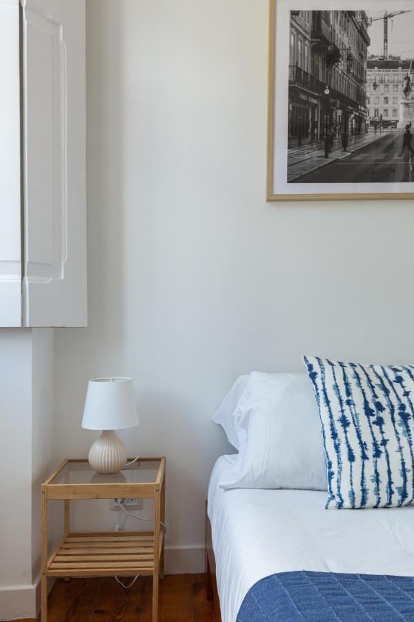 White & Blue Vintage Home In Graca リスボン エクステリア 写真