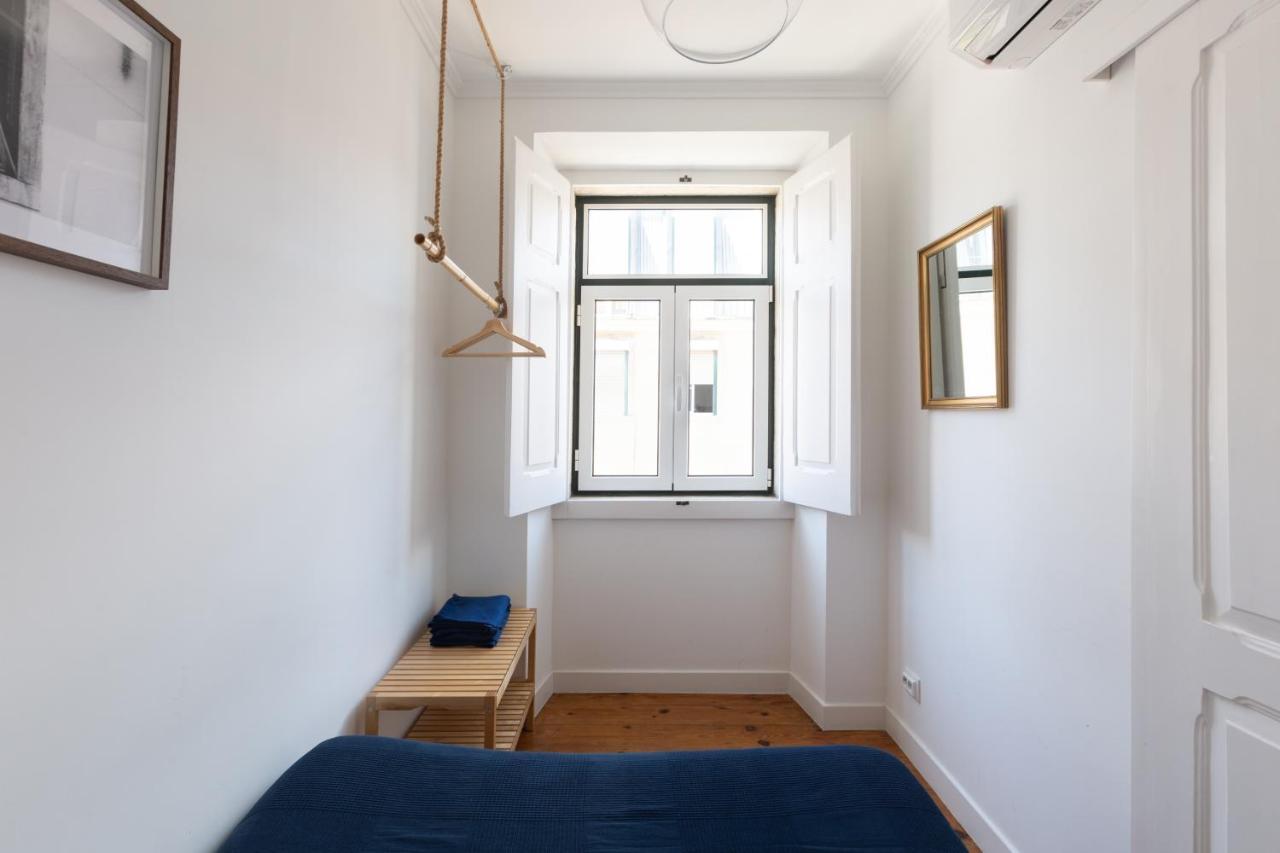 White & Blue Vintage Home In Graca リスボン エクステリア 写真