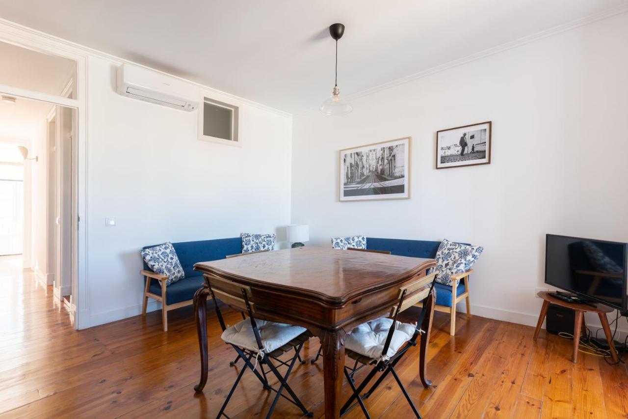 White & Blue Vintage Home In Graca リスボン エクステリア 写真